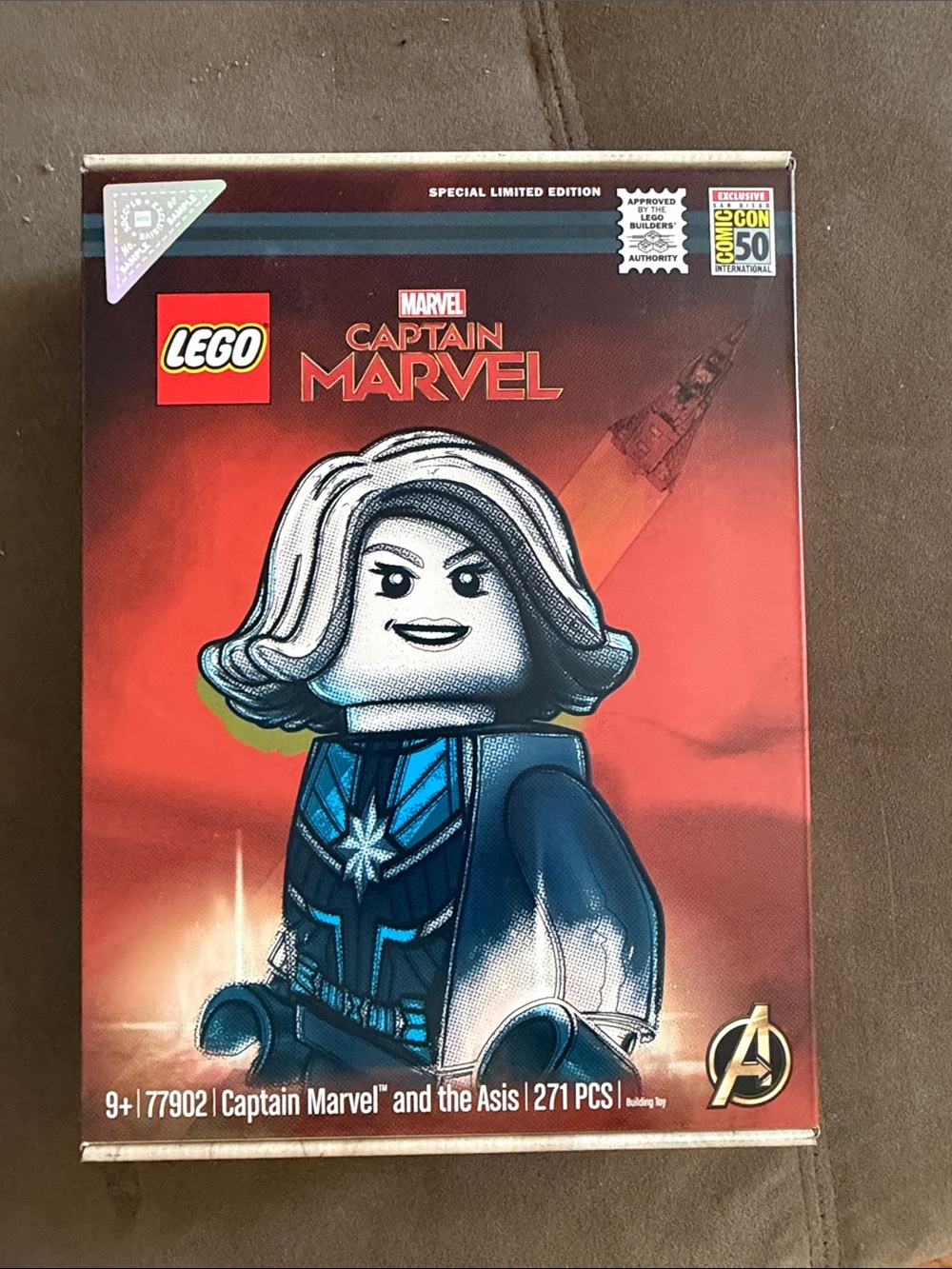 RARE! SAMPLE ITEM! LEGO Captain Marvel SDCC 2019